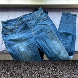 Like new jeggings by Chicos worn once size 1.5 R